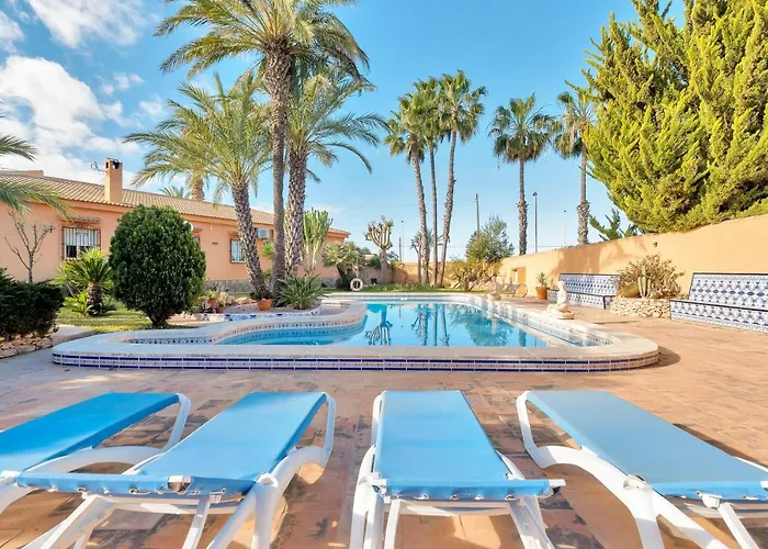 Maria I With Private Pool شقة